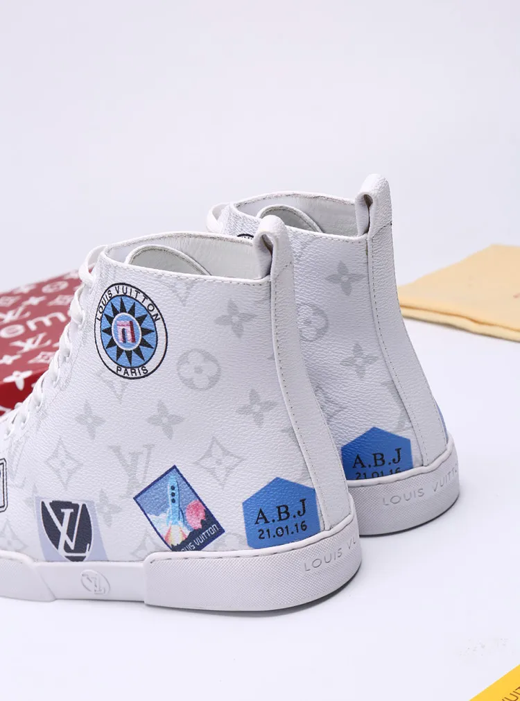 Factory price: 400💰 [LV] Animal series limited edition high-top sports shoes for men, L classic print, new autumn and winter style, original replica, 1:1 Counter quality, the fabric is Italian 🇮🇹 imported cowhide ➕🇮🇹 pure sheepskin lining ➕ original outsole, 🔍🔍 high quality, you can go in and out of the counter at will, welcome to compare, the outsole line will never be unglued, all sellers are welcome to sell in the picture above, can be shipped in one piece, code number: 38-44 (45 codes can be customized)